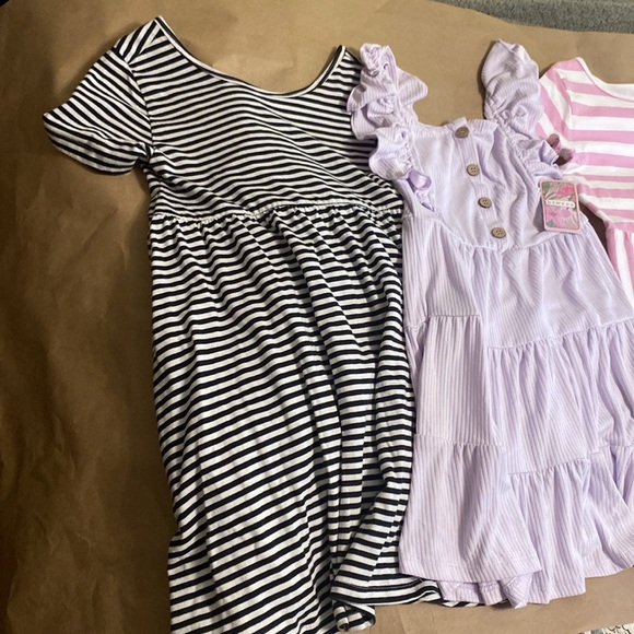 Lot of little girls size 6 dresses(x6), romper(1), denim jacket and sweater - Picture 10 of 12